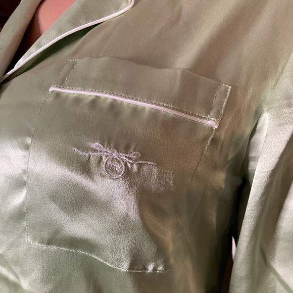 Vera Wang Satin Pajama Set - Picture 5 of 7
